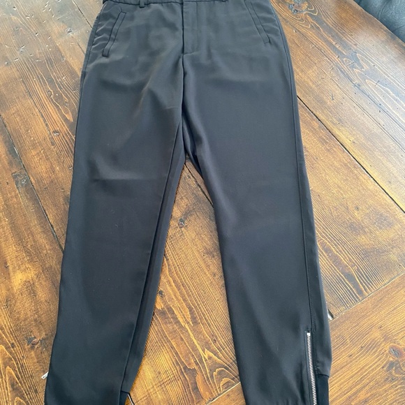 In wear dessed pants - Picture 4 of 4